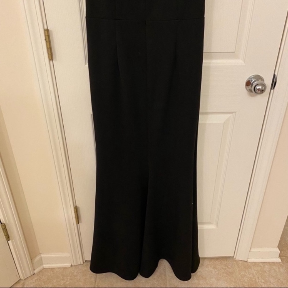 XSCAPE Ruffled Off-The-Shoulder Cap Sleeve Mermaid Crepe Gown in Black Size 6 - Picture 10 of 11